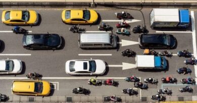 Motocicletas entre carriles